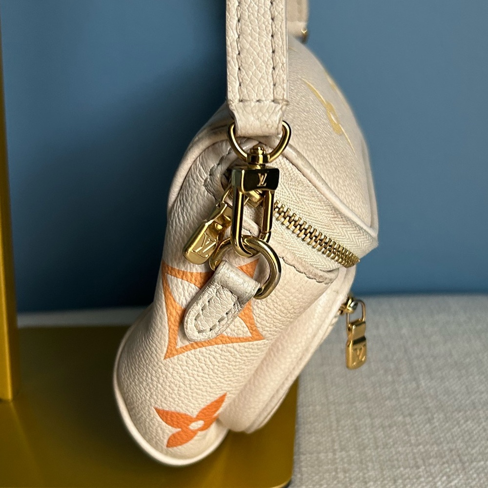 Louis Vuitton By The Pool Mini Bum Bag - Picture 3 of 14